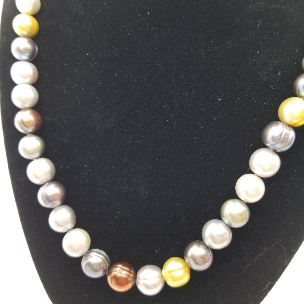 Cultured Pearl Necklace - Picture 3 of 7